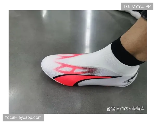 足球比赛对球鞋有哪些明确规定？材质、鞋钉与安全标准解析
